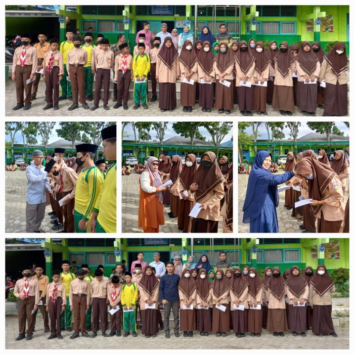 MTsN 1 Kota Sungai Penuh Berikan Santunan Kepada Siswa Kurang Mampu