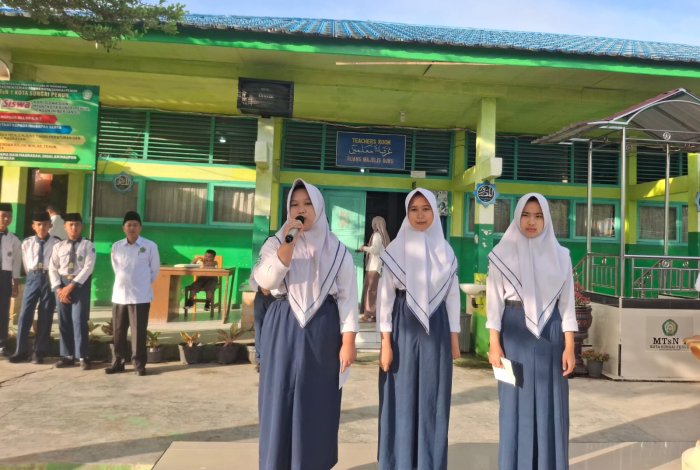 Kultum Tiga Bahasa Warnai Apel Kedisiplinan MTsN 1 Kota Sungai Penuh