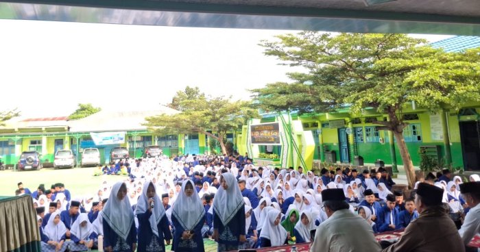 Penampilan Nasyid Meriahkan Peringatan Isra Mikraj di MTsN 1 Kota Sungai Penuh Penampilan Nasyid Meriahkan Peringatan Isra Mikraj di MTsN 1 Kota Sungai Penuh