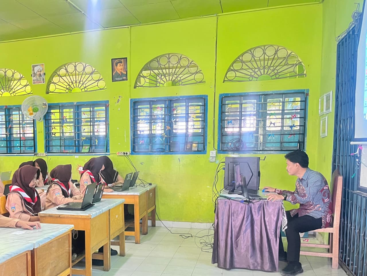 PELAKSANAAN GLADI BERSIH ANBK TAHUN 2025 DI MTSN 1 KOTA SUNGAI PENUH, SISWA ANTUSIAS IKUTI KEGIATAN