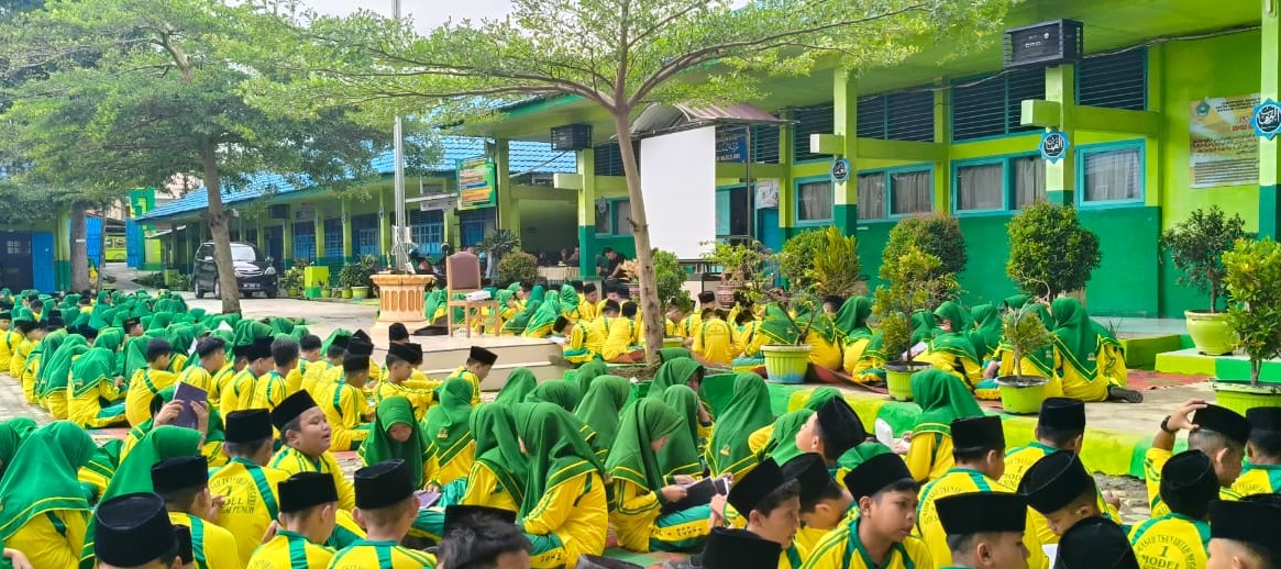 MTsN 1 Kota Sungai Penuh Ikuti Kegiatan Kurikulum dan Moderasi beragama. 