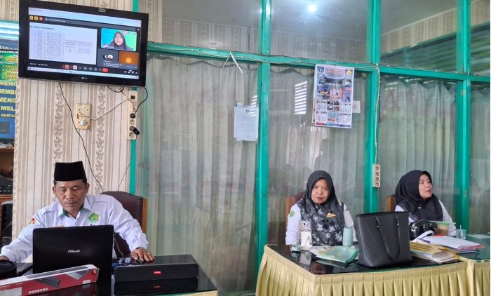 Waka Kurikulum dan Guru Bahasa Arab serta Matematika Ikuti Sosialisasi Platform Alef