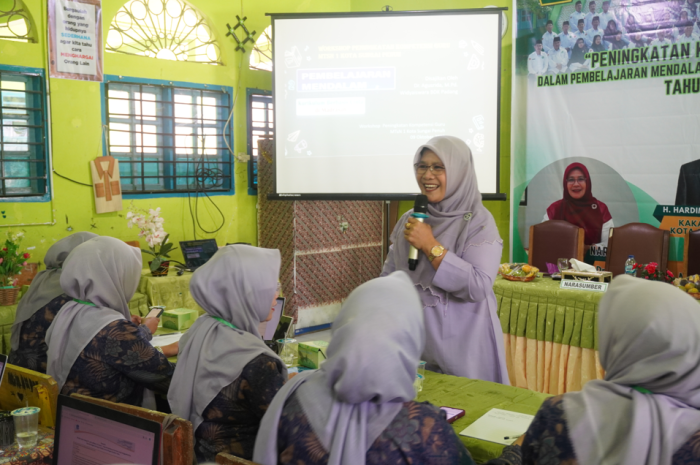 MTsN 1 Kota Sungai Penuh Gelar Workshop Pembelajaran Mendalam dan Kurikulum Berbasis Cinta