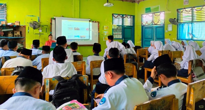 Pemanfaatan Platform ALEF Tingkatkan Semangat Belajar Bahasa Inggris di MTsN 1 Kota Sungai Penuh