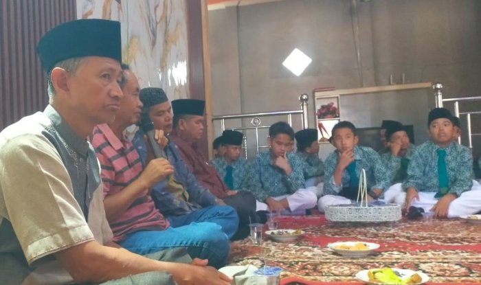 MTsN 1 Kota Sungai Penuh Melakukan Kegiatan Sosial, Kunjungi Siswa Yang Berduka