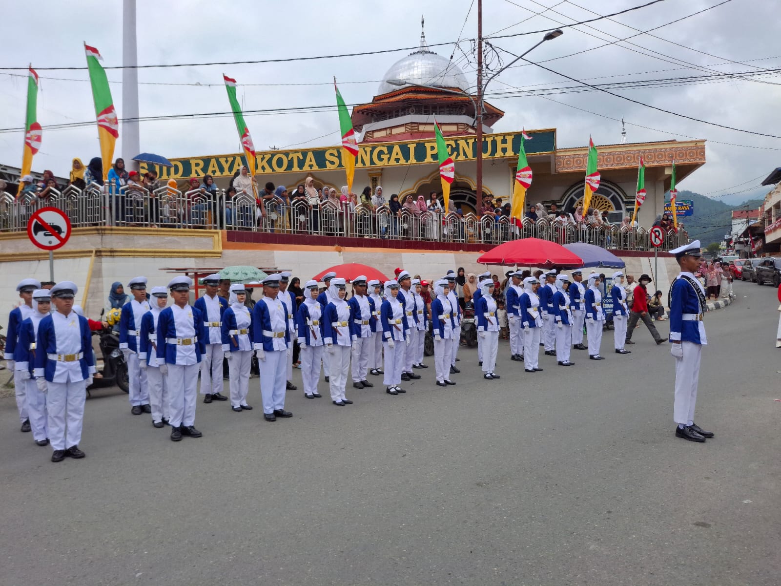 MTsN 1 KOTA SUNGAI PENUH TAMPIL MEMUKAU PADA LOMBA BARISAN INDAH TINGKAT SMP/MTs Se-KOTA SUNGAI PENUH MTsN 1 KOTA SUNGAI PENUH TAMPIL MEMUKAU PADA LOMBA BARISAN INDAH TINGKAT SMP/MTs Se-KOTA SUNGAI PENUH