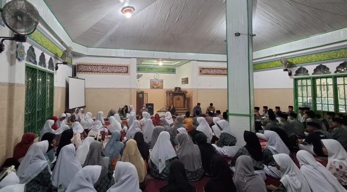 Kegiatan Tahfidz Al-Qur'an MTsN 1 Kota Sungai Penuh Resmi Dimulai pada Tahun Pelajaran Baru Kegiatan Tahfidz Al-Qur'an MTsN 1 Kota Sungai Penuh Resmi Dimulai pada Tahun Pelajaran Baru