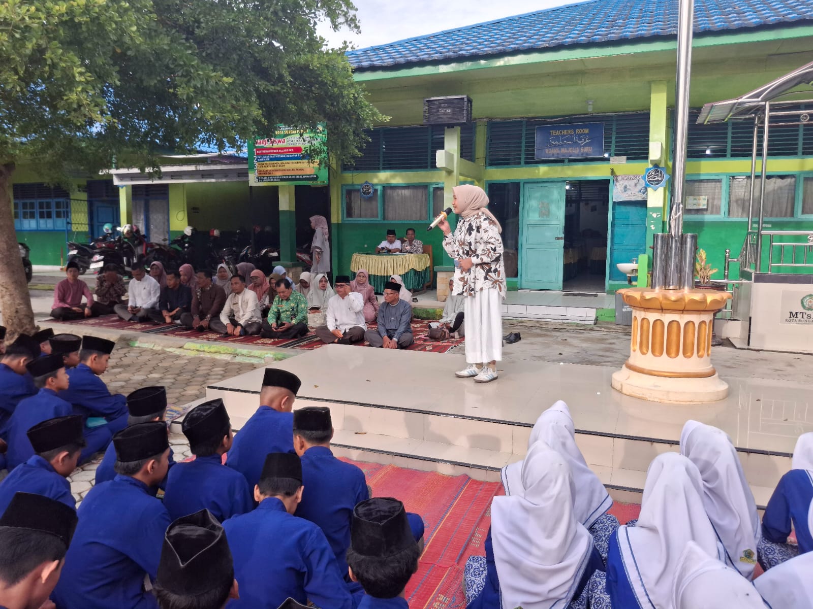 Dinas Pemberdayaan Perempuan dan Perlindungan  Anak Kota Sungai Penuh Gelar Sosialisasi Anti-Bullying di MTsN 1 Kota Sungai Penuh