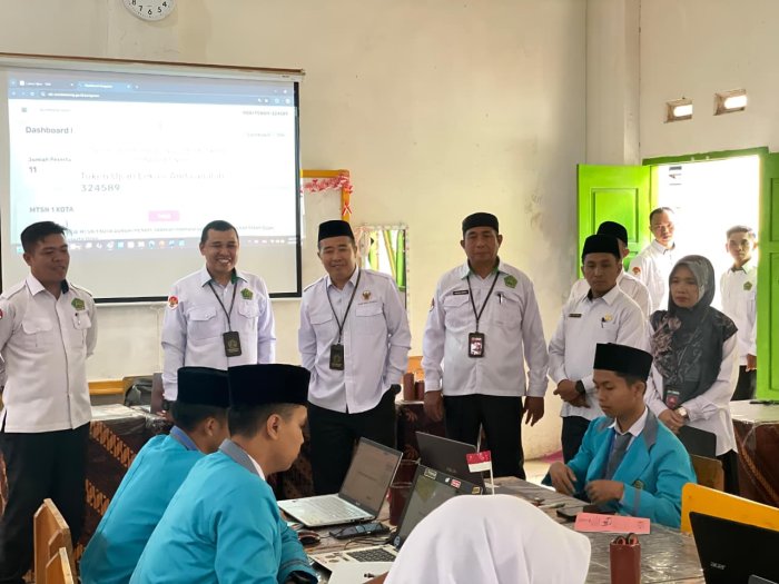 MTsN 1 Kota Sungai Penuh Ditunjuk sebagai Titik Lokasi Pelaksanaan OMI 2025 Tingkat Kota Sungai Penuh MTsN 1 Kota Sungai Penuh Ditunjuk sebagai Titik Lokasi Pelaksanaan OMI 2025 Tingkat Kota Sungai Penuh