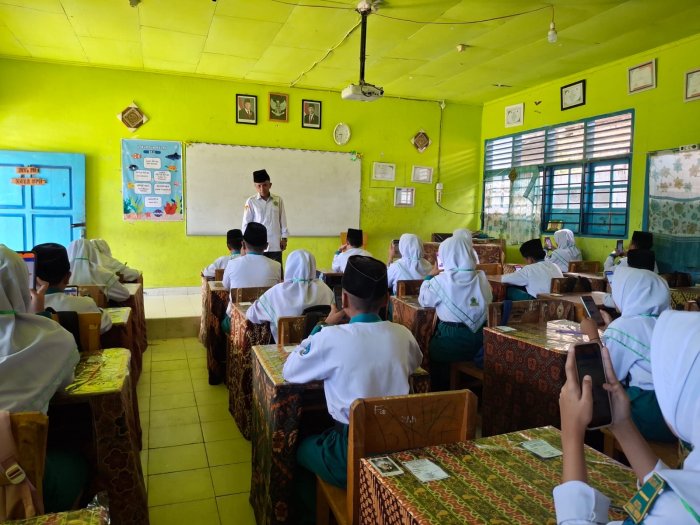 MTsN 1 Kota Sungai Penuh Laksanakan Asesmen Sumatif Akhir Semester Ganjil Tahun Pelajaran 2025/2026
