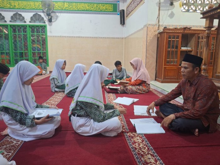 Kegiatan Tahfidz Al-Quran MTsN 1 Kota Sungai Penuh Perkuat Hafalan Siswa
