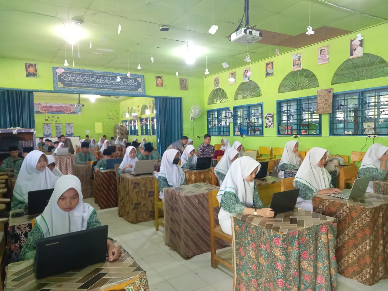 Pelaksanaan Gladi ANBK MTsN 1 Kota Sungai Penuh