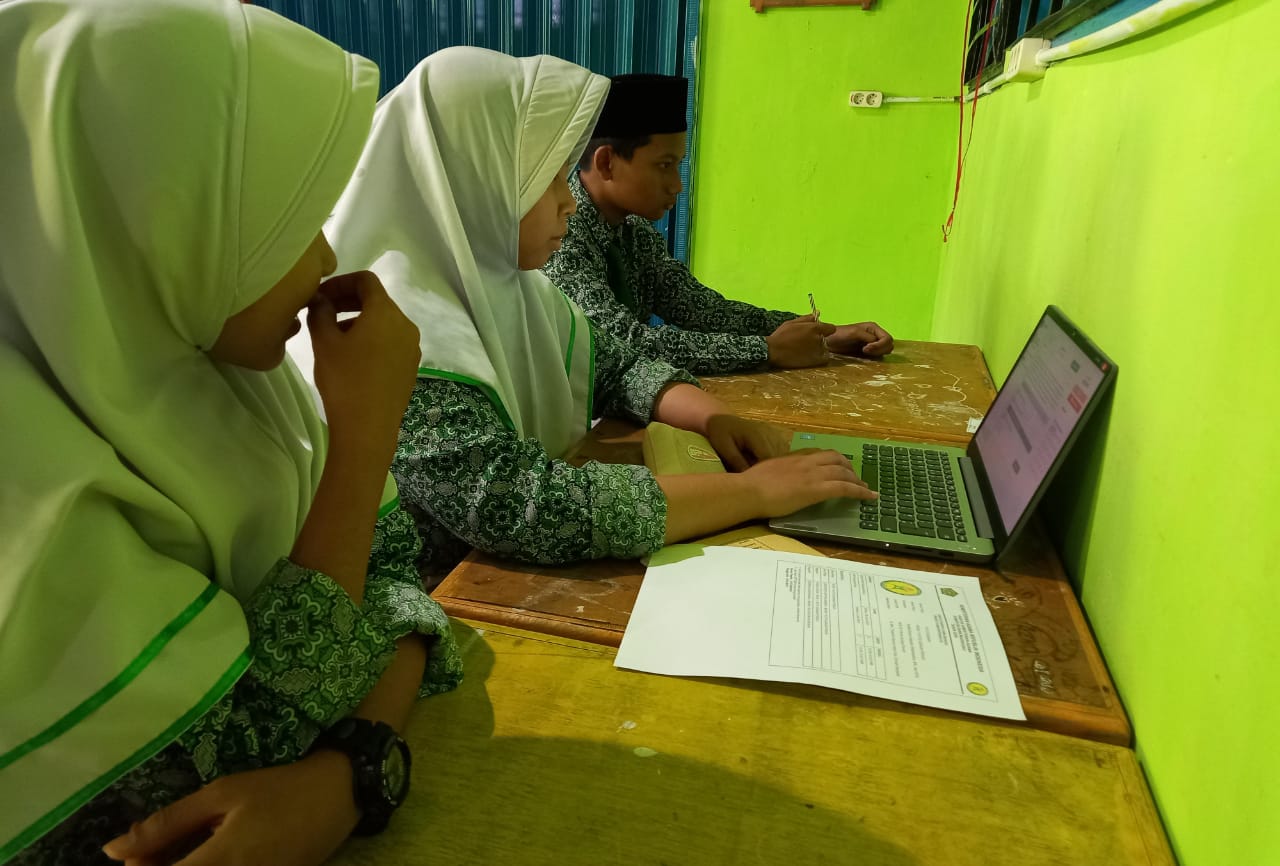 IKUTI SIMULASI, SISWA MTsN 1 KOTA SUNGAI PENUH LEBIH PERCAYA DIRI HADAPI KSM IKUTI SIMULASI, SISWA MTsN 1 KOTA SUNGAI PENUH LEBIH PERCAYA DIRI HADAPI KSM