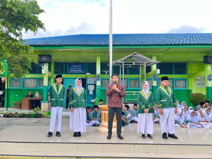 Penyampaian Visi Misi Calon Ketua OSIM MTsN 1 Kota Sungai Penuh Disambut Antusias Seluruh Siswa Penyampaian Visi Misi Calon Ketua OSIM MTsN 1 Kota Sungai Penuh Disambut Antusias Seluruh Siswa