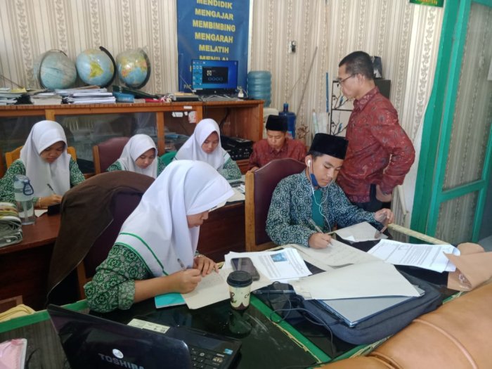 Pembinaan OMI  MTsN 1 Kota Sungai Penuh: Kolaborasi Matematika dan Al-Qur-an Hadis Tingkatkan Pemahaman Siswa