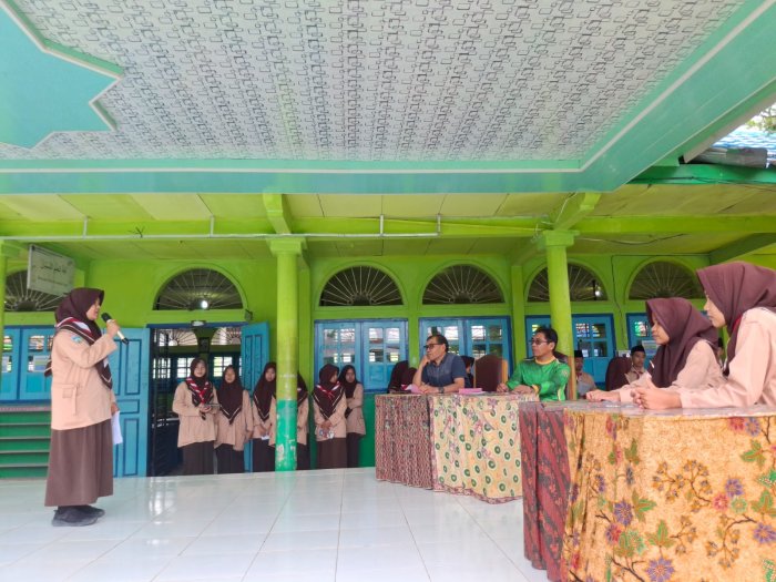 Siswa Antusias Ikuti Lomba Kultum di Panggung MTsN 1 Kota Sungai Penuh