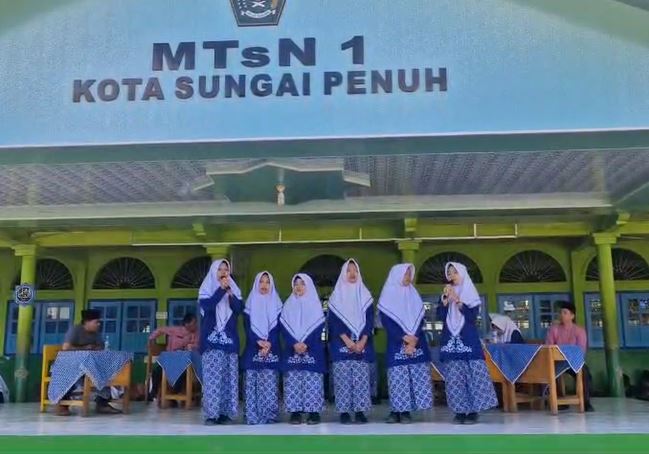 PENAMPILAN GRUP NASYID MTsN 1 KOTA SUNGAI PENUH