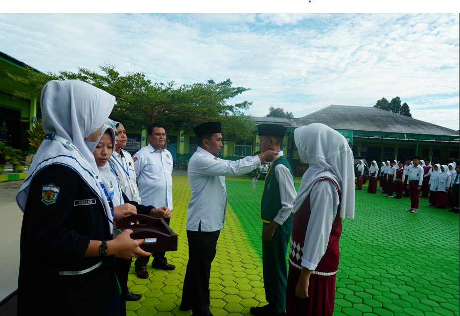 Kepala MTsN 1 Kota Sungai Penuh Buka Secara Resmi Kegiatan MATSAMA Tahun Pelajaran 2025/2026