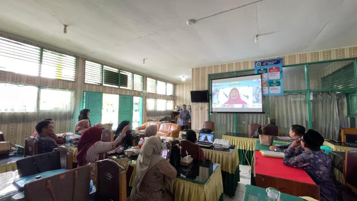 Tenaga Pendidik dan Kependidikan MTsN 1 Kota Sungai Penuh Ikuti Webinar Persiapan Pelaksanaan TKA