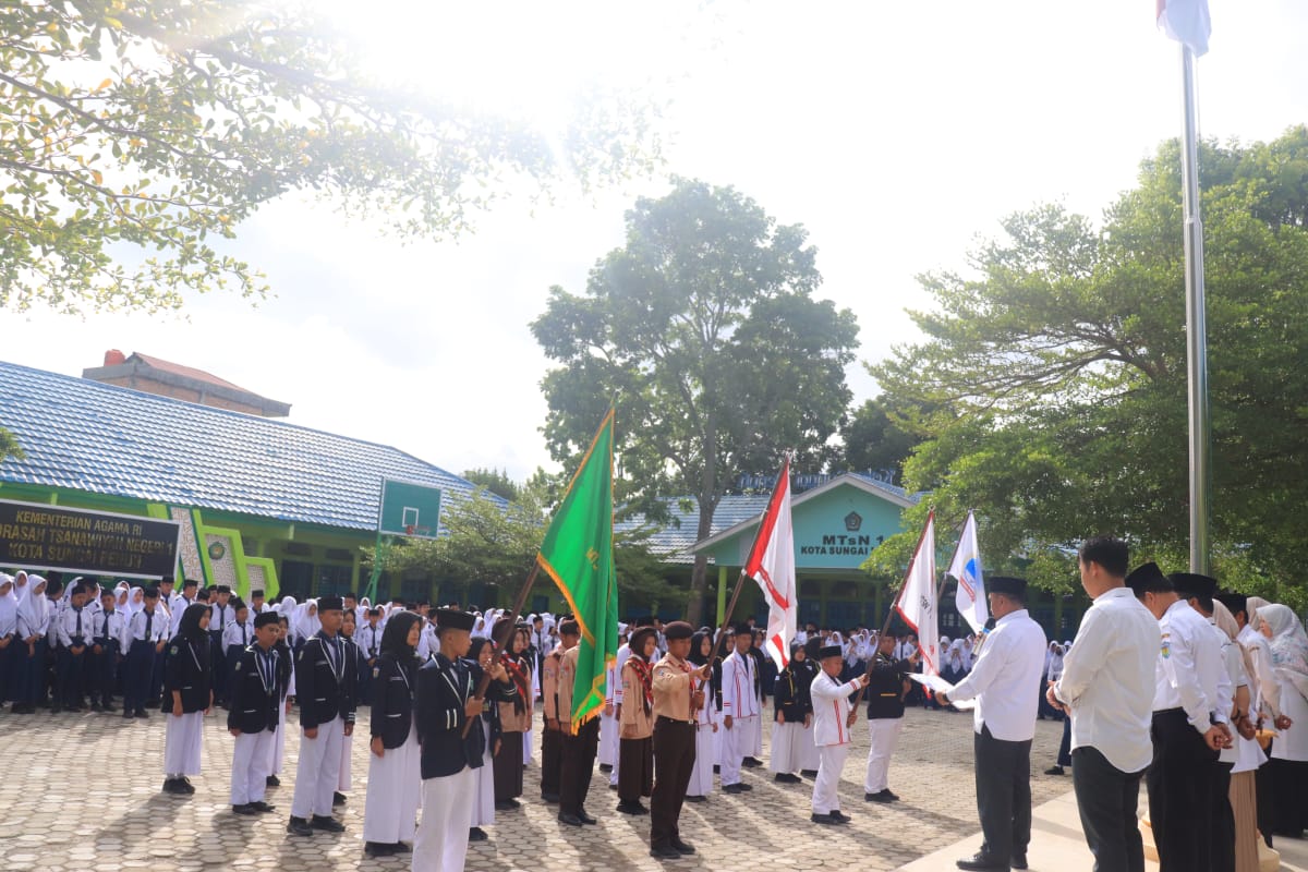 PELANTIKAN PENGURUS ORGANISASI MADRASAH MTsN1 KOTA SUNGAI PENUH MASA BAKTI 2024-2025